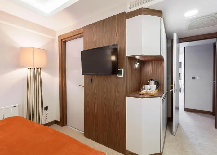 Hotel Sherry Karakoey 2*