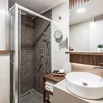 Hotel Sherry Karakoey