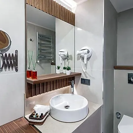 Hotel Sherry Karakoey