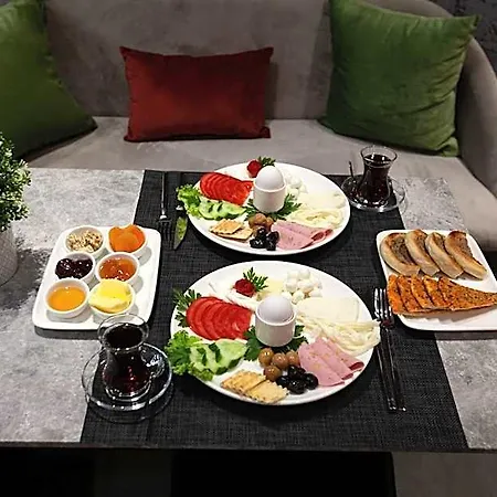 Sherry Karakoey Hotel 2*