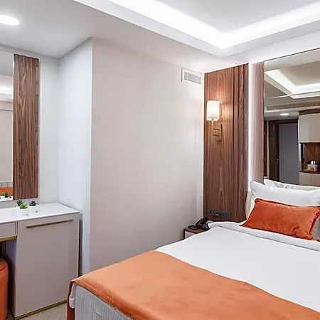 Sherry Karakoey Hotel 2*