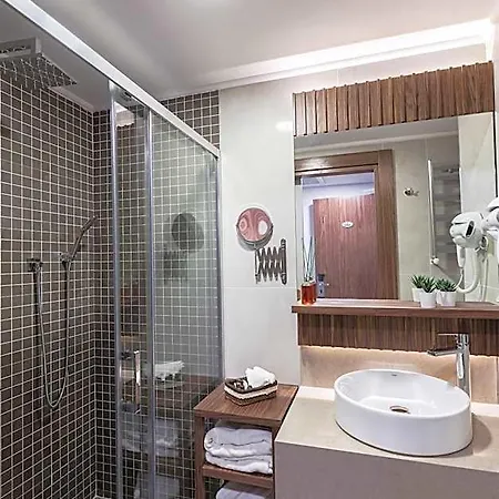 Sherry Karakoey Hotel