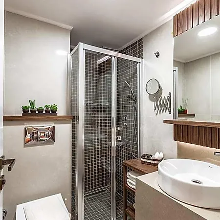 Hotel Sherry Karakoey