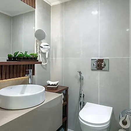 Sherry Karakoey Hotel