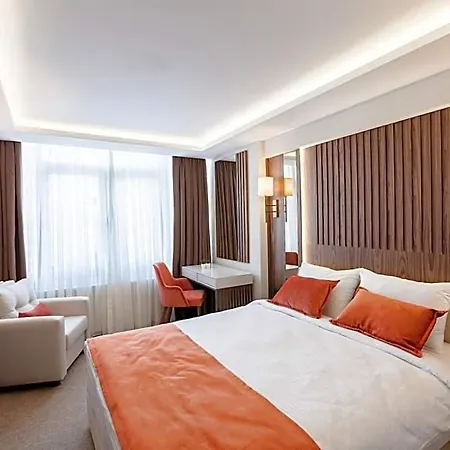 Sherry Karakoey Hotel 2*