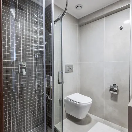 Sherry Karakoey Hotel 2*