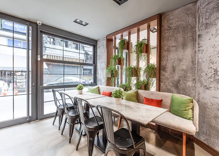 Hotel Sherry Karakoey