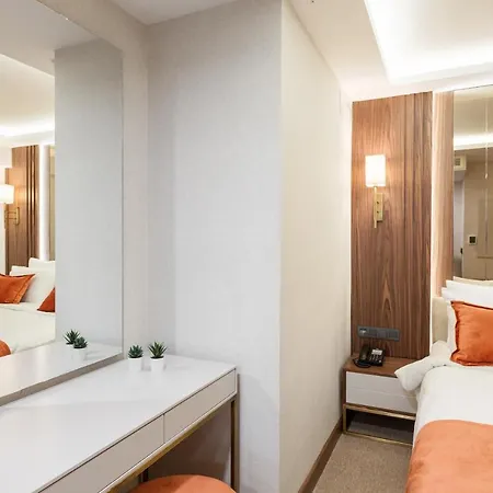 Sherry Karakoey Hotel 2*